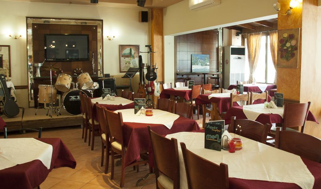 Stavrodromi Hotel Игуменица Екстериор снимка
